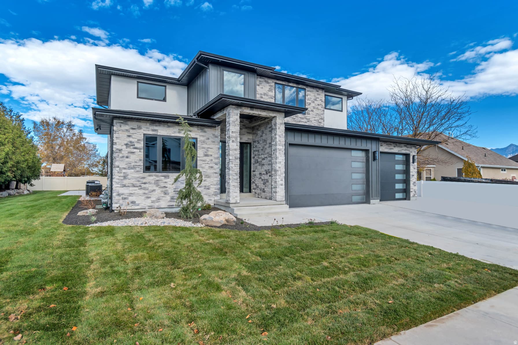 3168 W CHALK CREEK photo 1