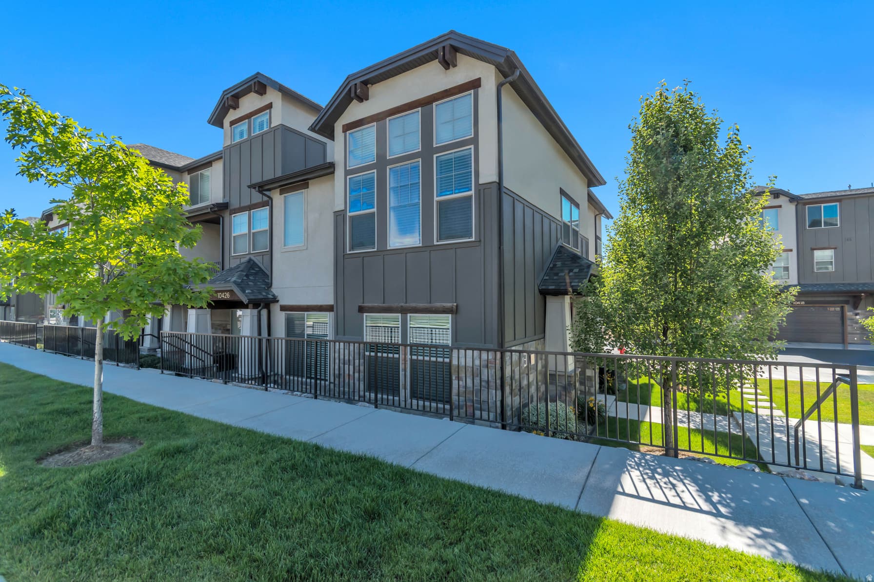 10422 S BEETDIGGER BLVD photo 1